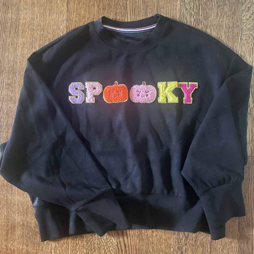 New never worn Halloween 👻 sweatshirt